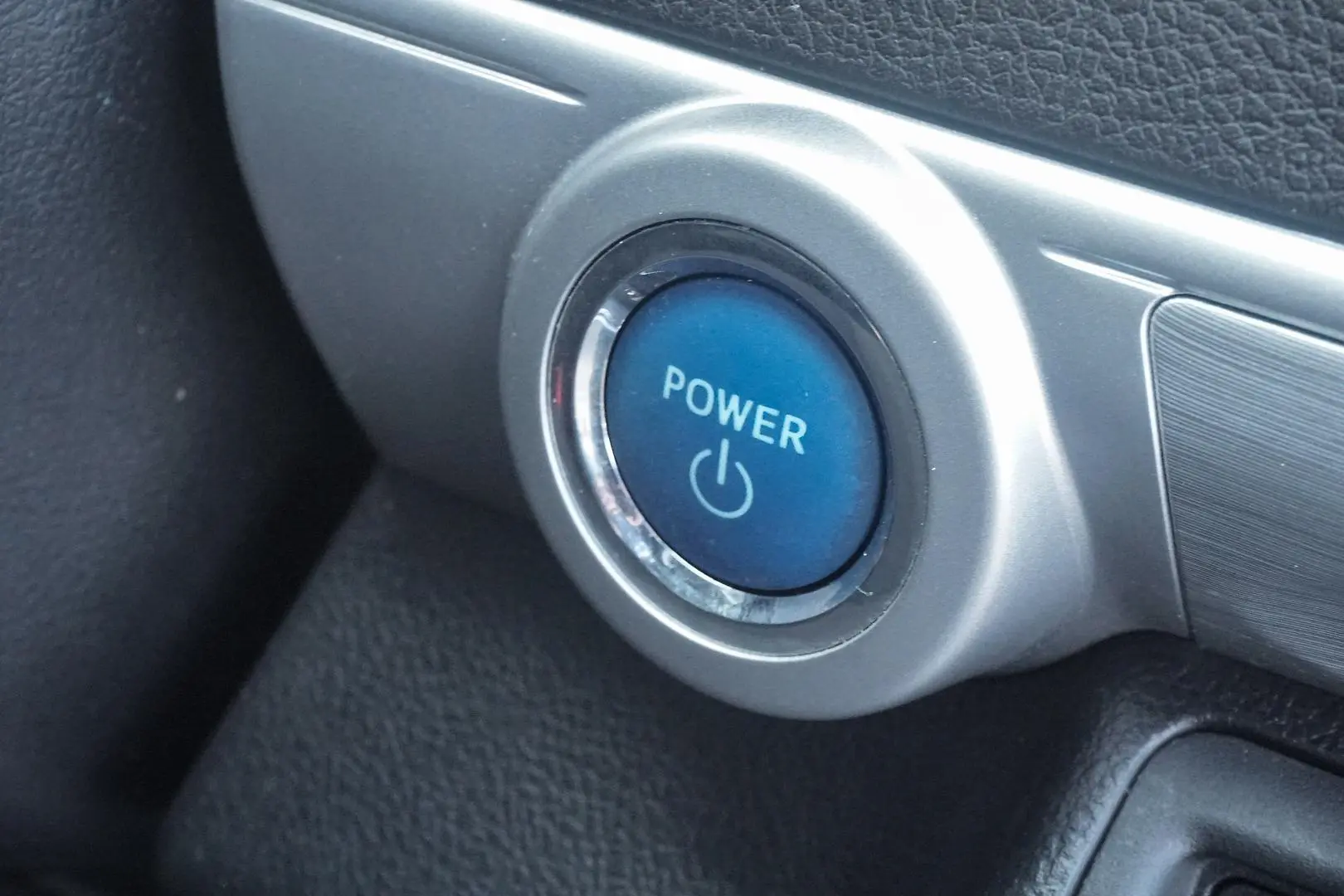 2015 Toyota Camry Gallery Image 16