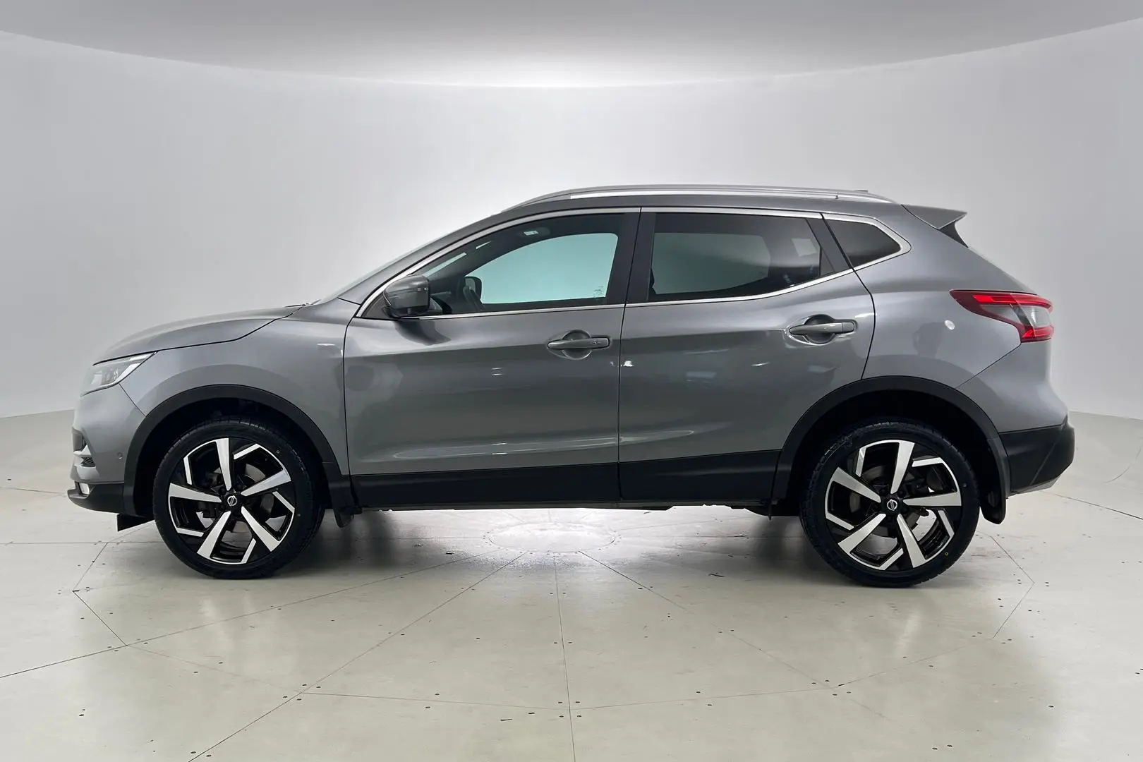 2019 Nissan QASHQAI Gallery Image 13