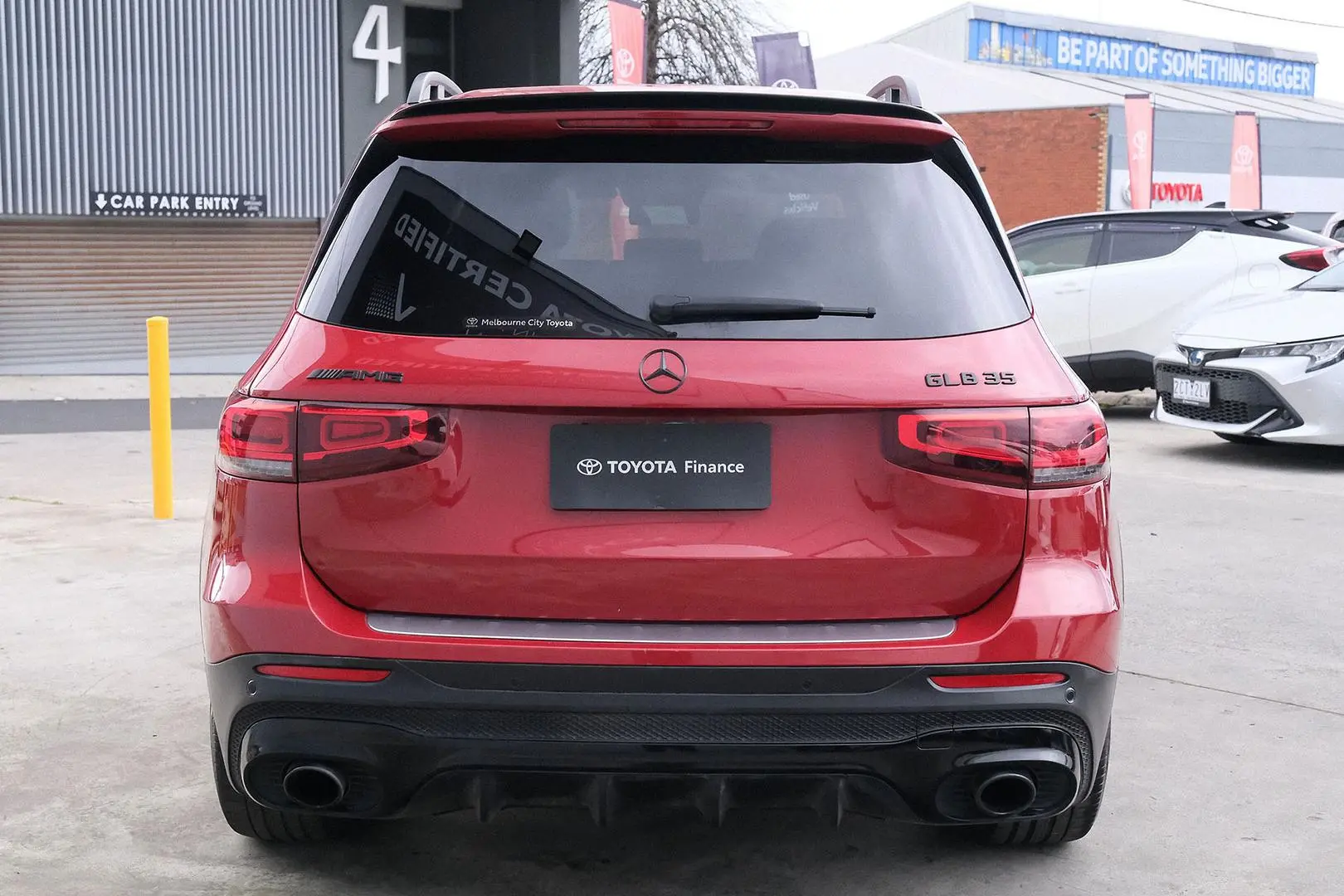 2021 Mercedes-Benz GLB-Class Gallery Image 4