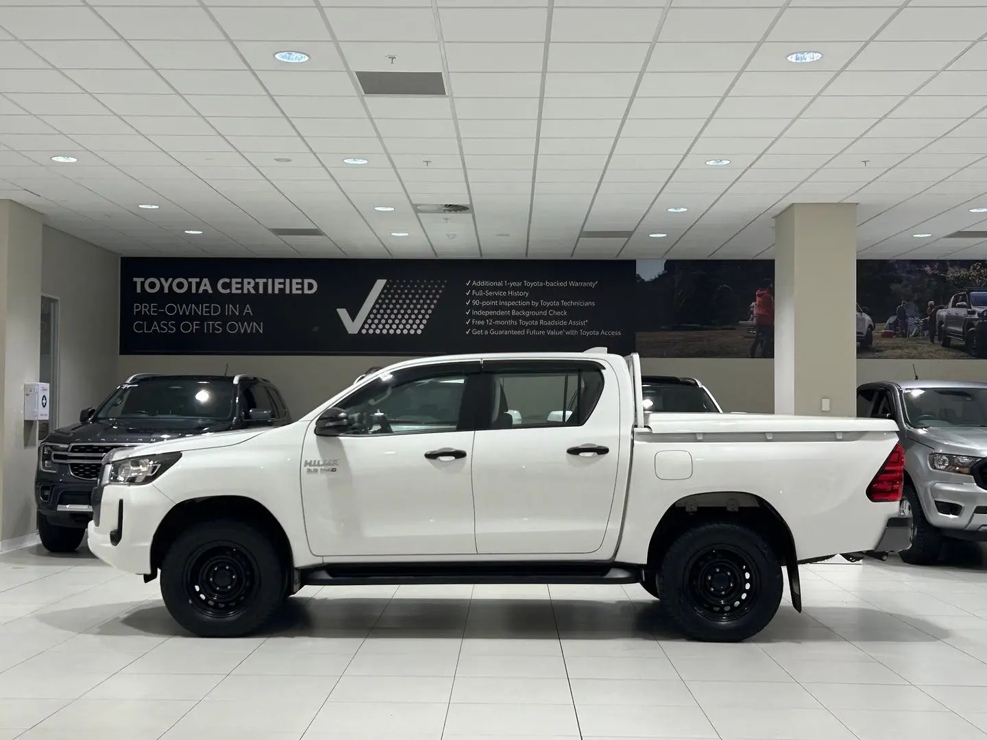 2022 Toyota Hilux Gallery Image 6