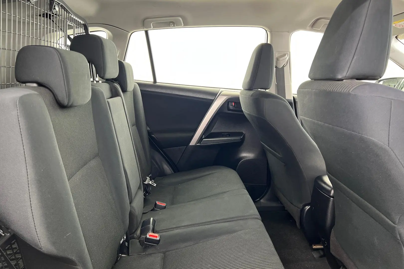 2017 Toyota RAV4 Gallery Image 19
