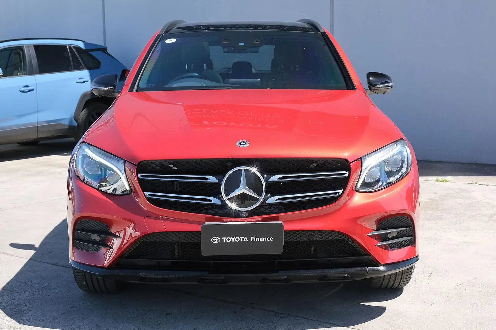 2019 Mercedes-Benz GLC-Class Gallery Image 3