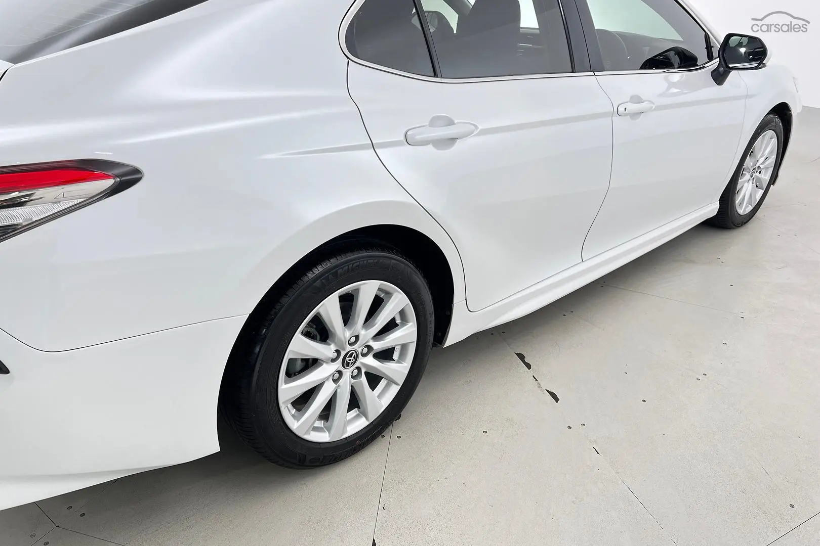 2019 Toyota Camry Image 10