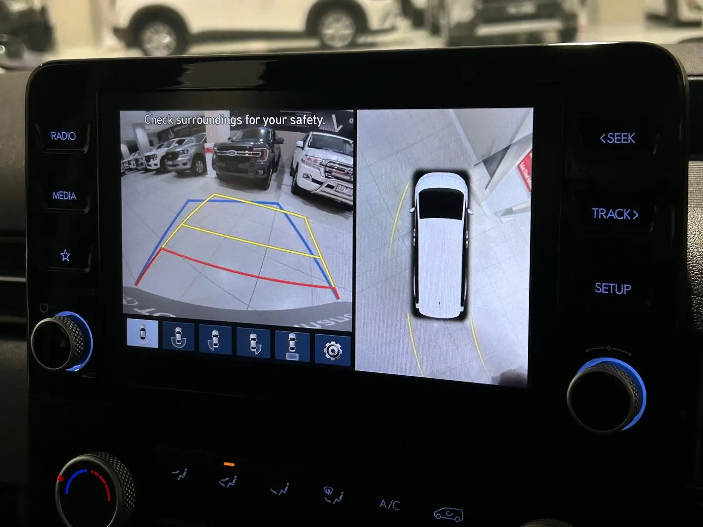 2022 Hyundai STARIA Gallery Image 17