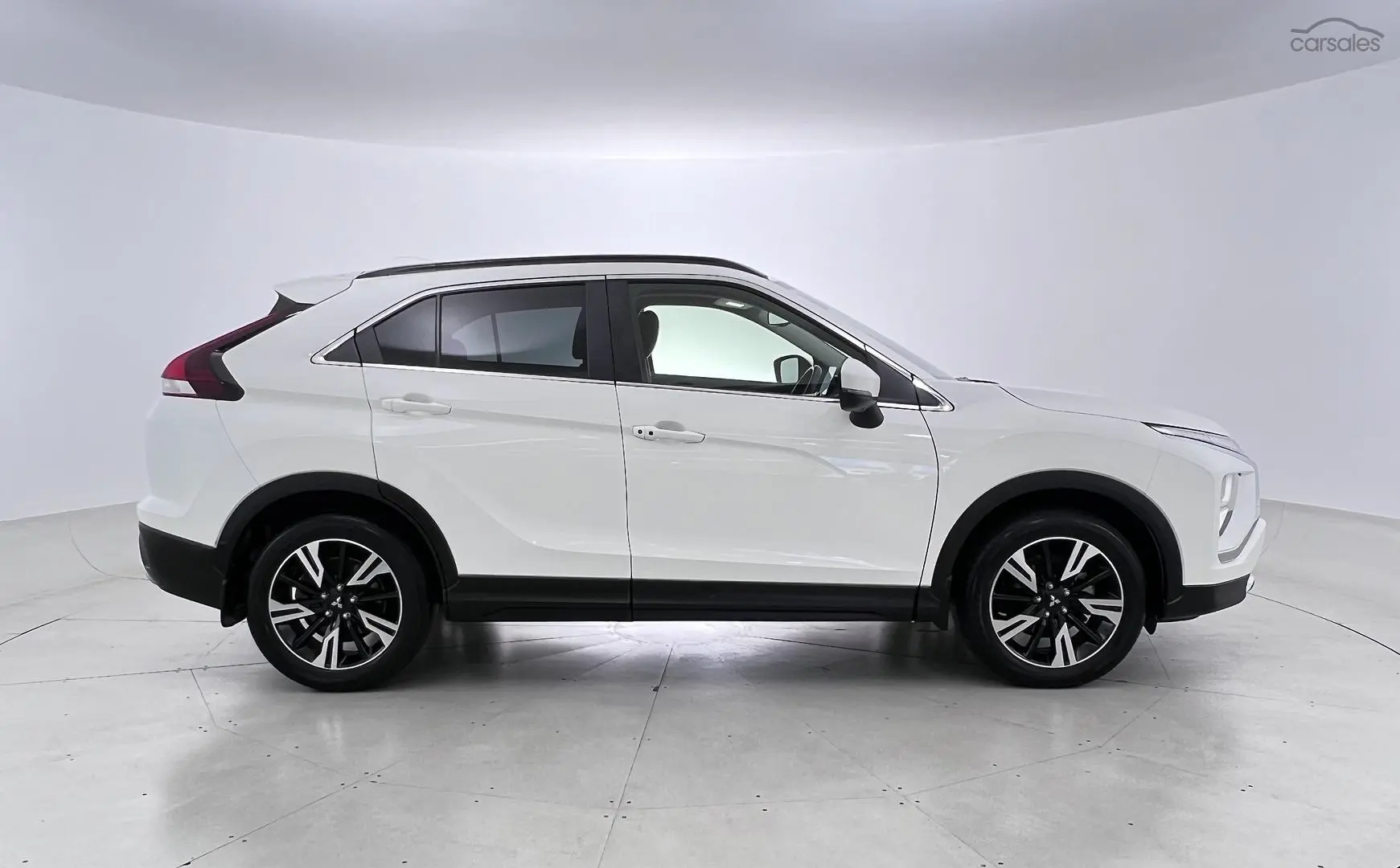 2021 Mitsubishi Eclipse Cross Image 2