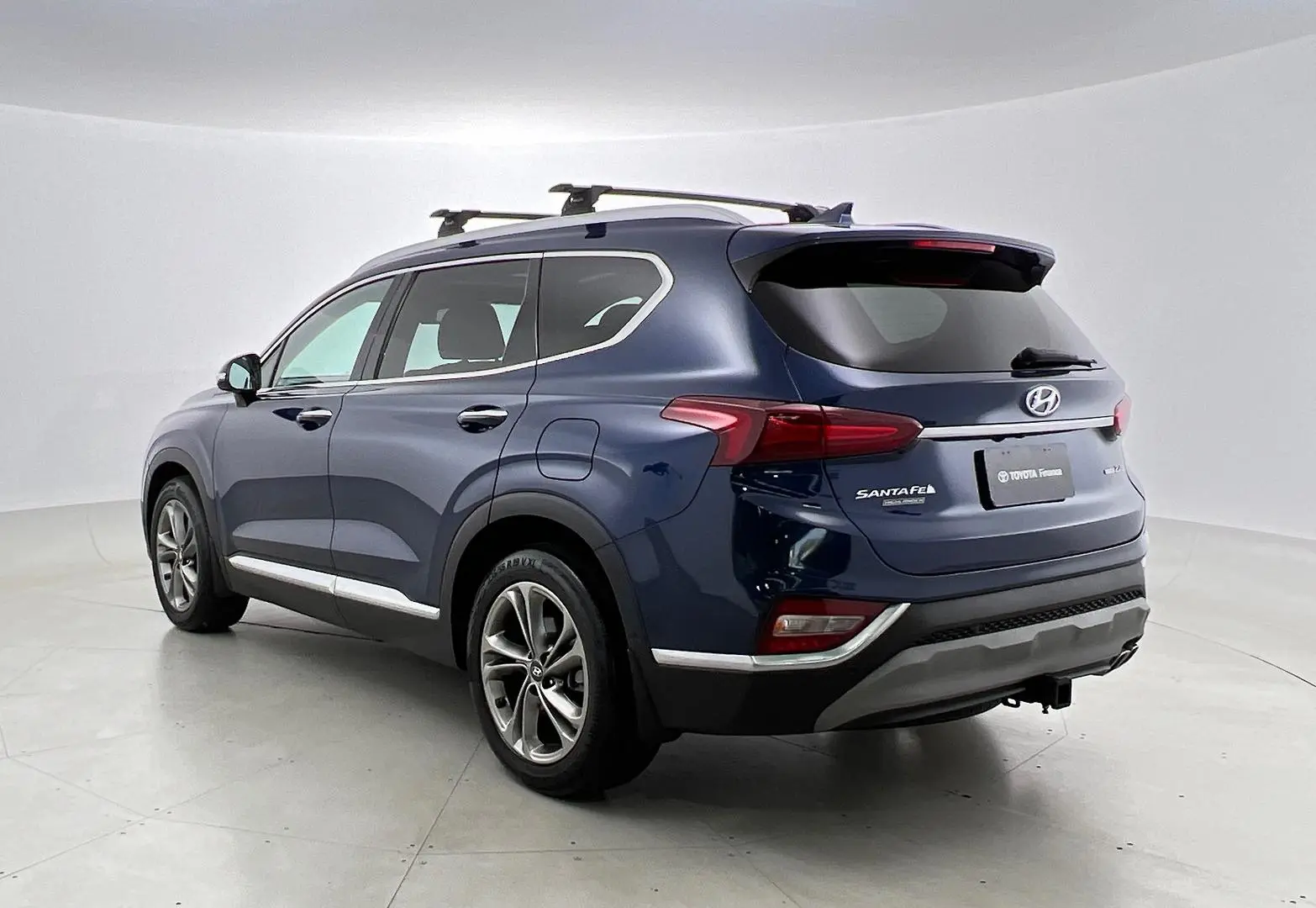 2018 Hyundai Santa Fe Image 2