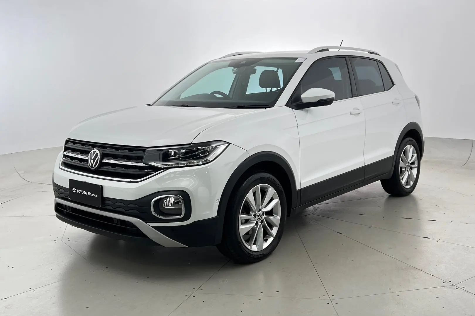 2021 Volkswagen T-Cross Gallery Image 2