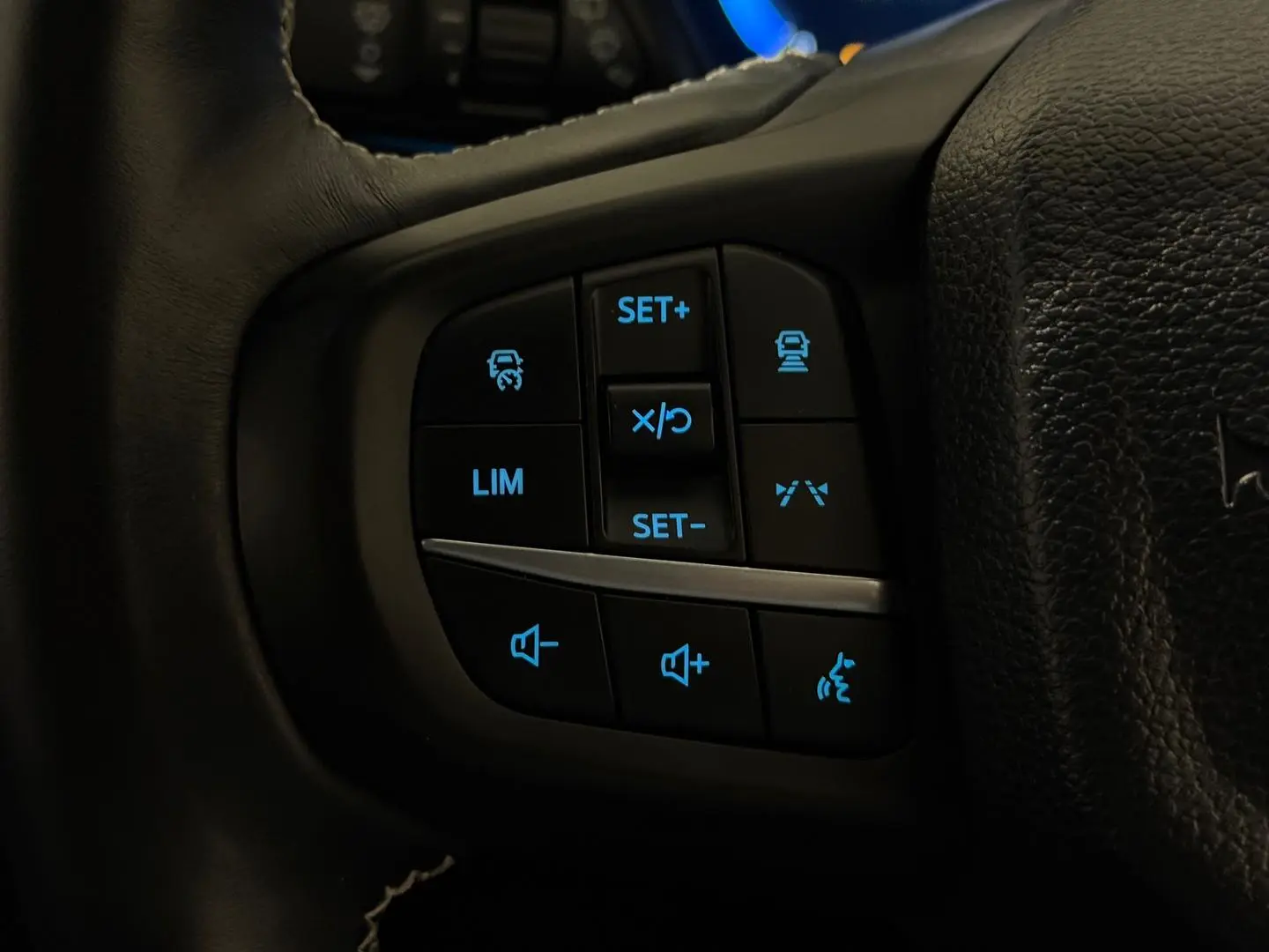2024 Ford Everest Gallery Image 28