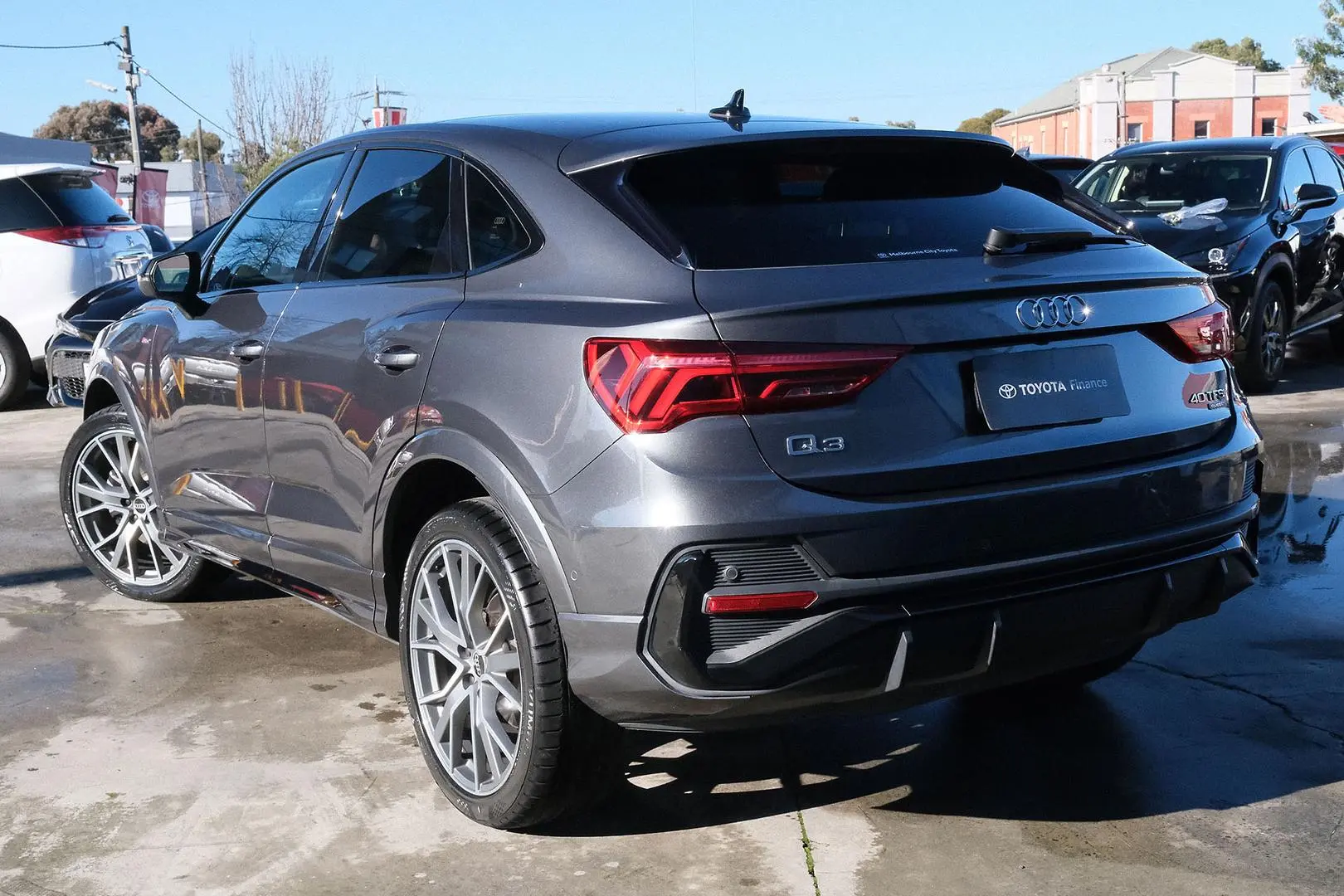 2021 Audi Q3 Gallery Image 2