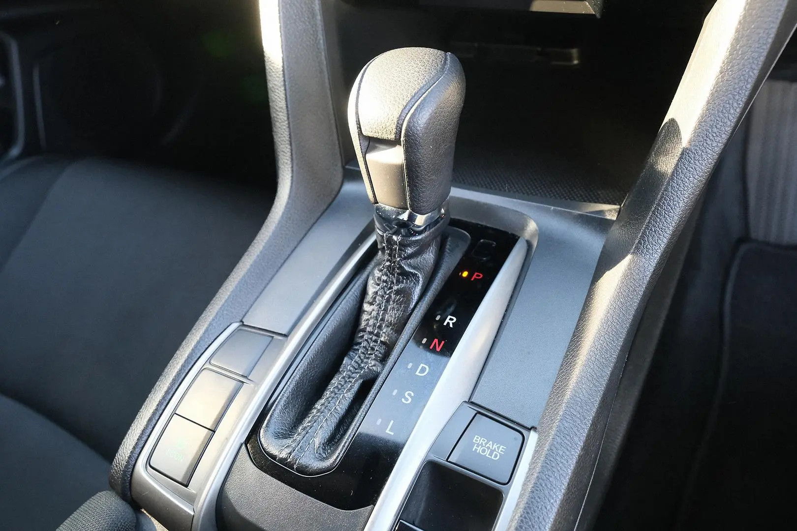 2019 Honda Civic Gallery Image 17
