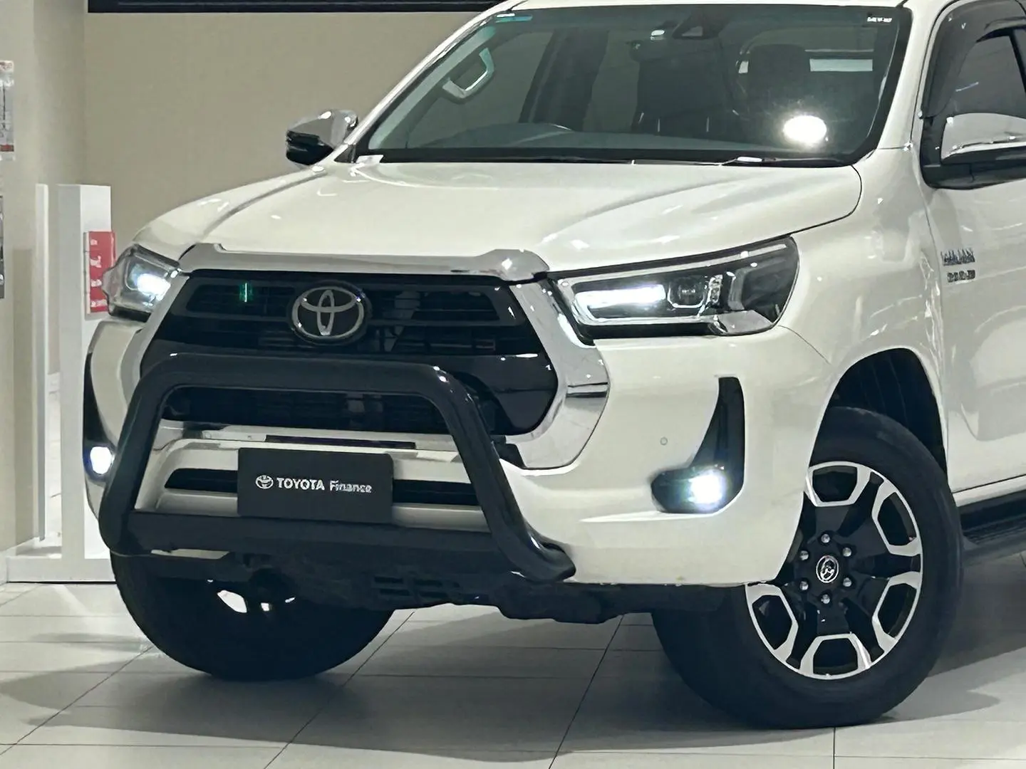 2021 Toyota Hilux Gallery Image 7