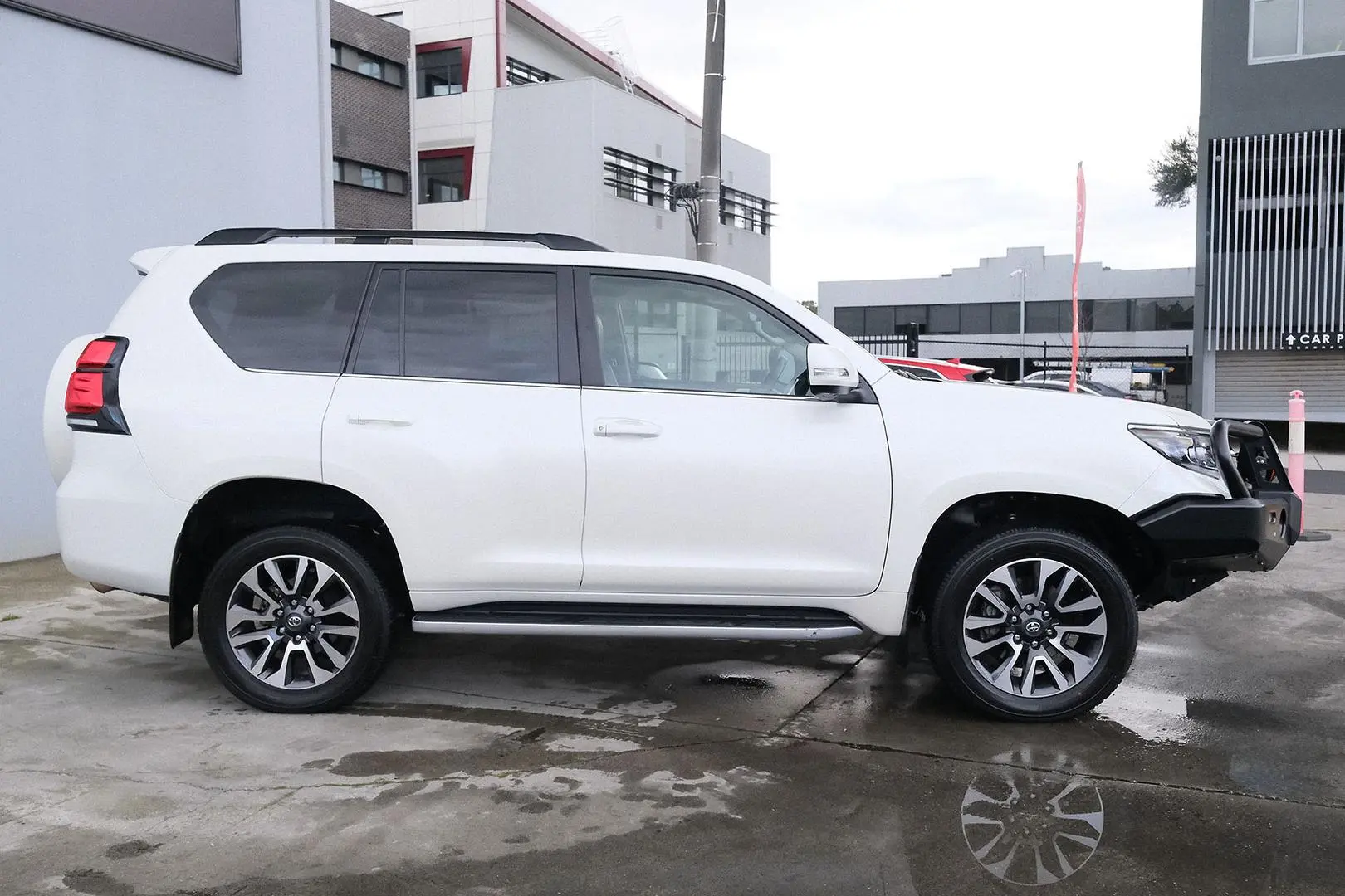 2023 Toyota Landcruiser Prado Gallery Image 5