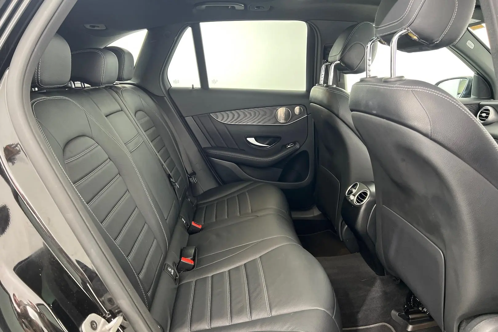 2022 Mercedes-Benz GLC-Class Gallery Image 20