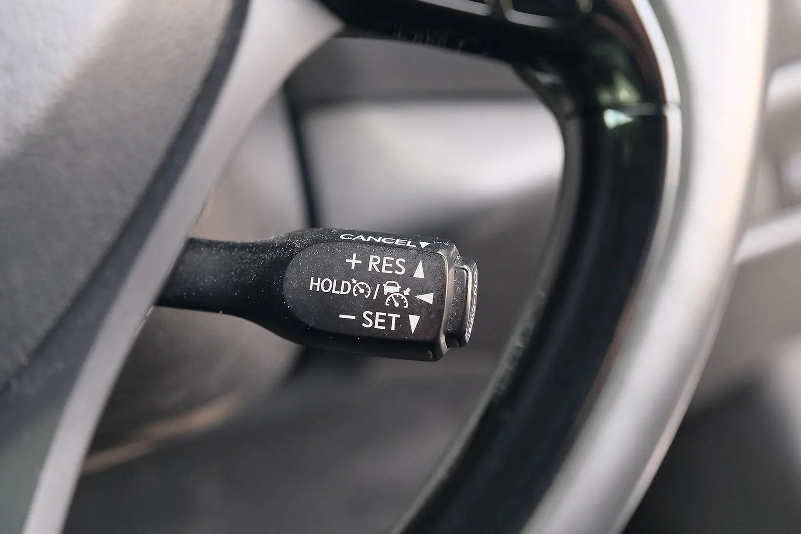 2019 Toyota C-HR Gallery Image 17