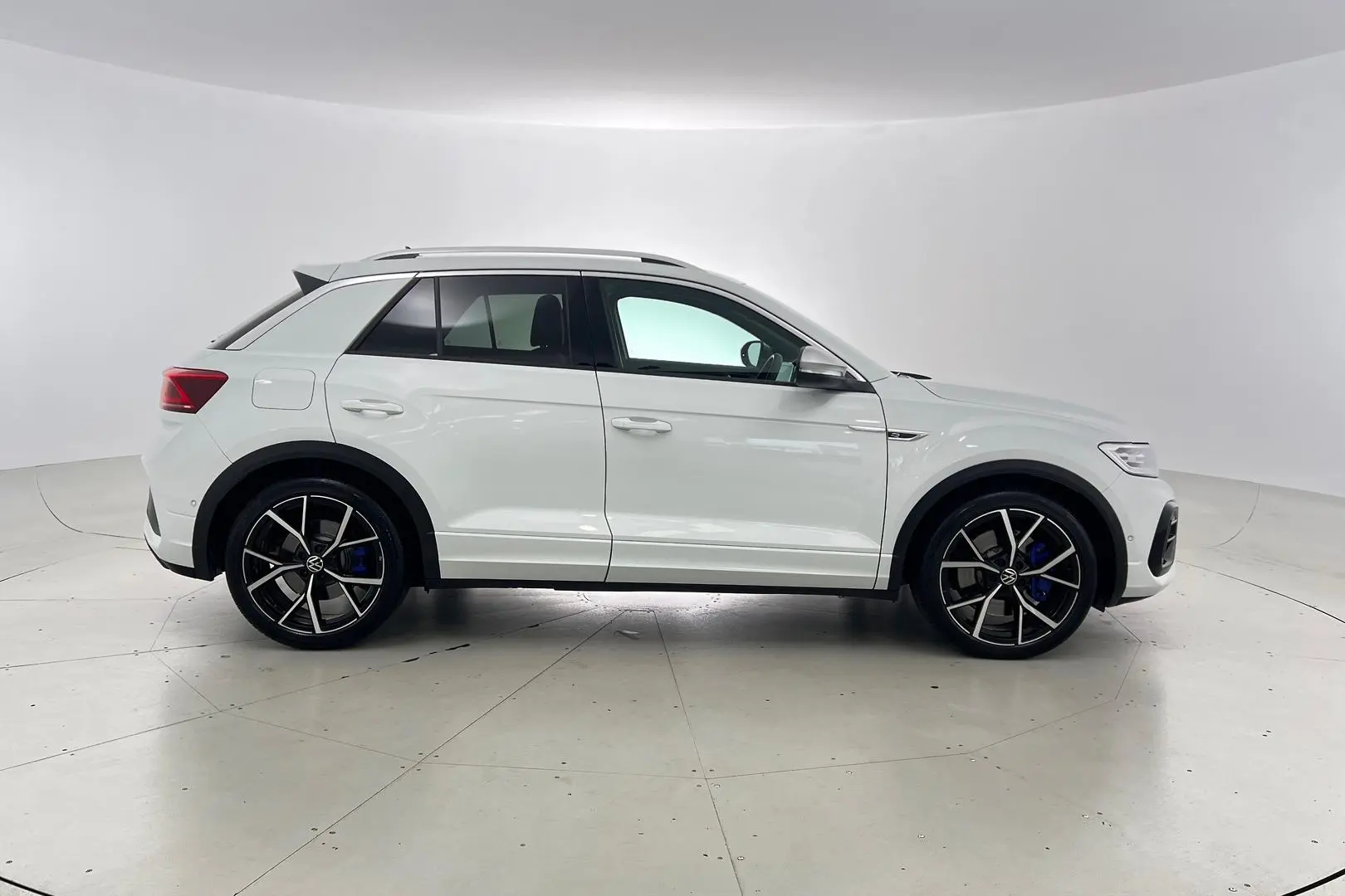 2022 Volkswagen T-Roc Gallery Image 3