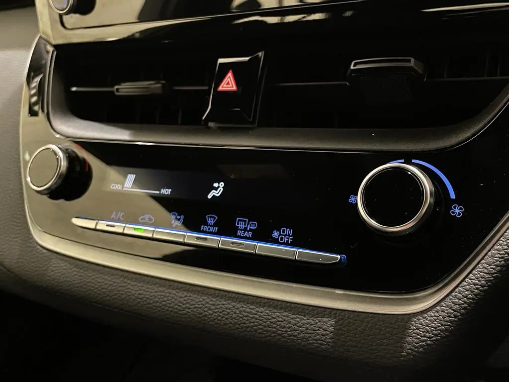 2019 Toyota Corolla Gallery Image 16
