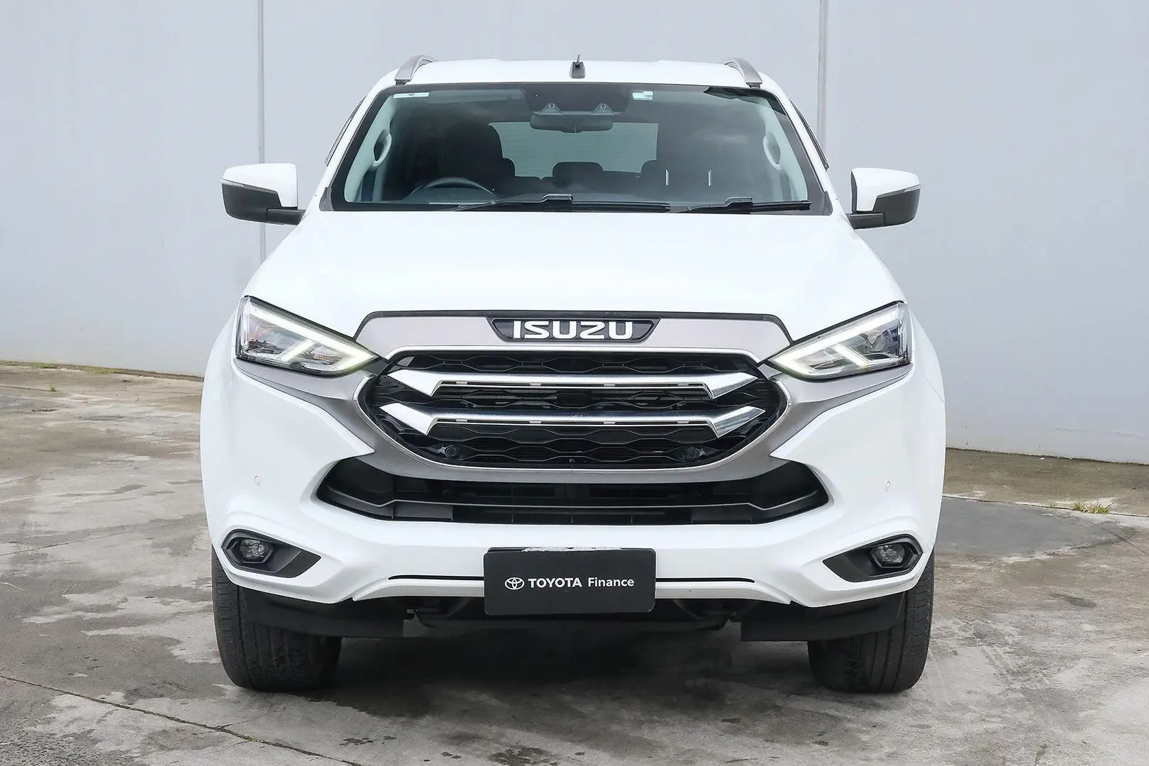 2021 Isuzu MU-X Gallery Image 3