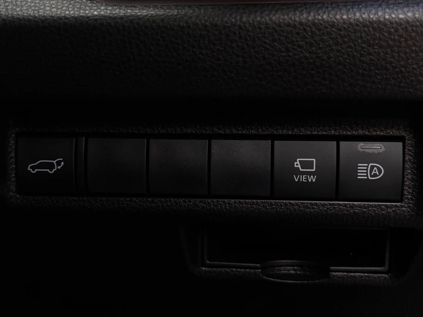 2019 Toyota RAV4 Gallery Image 24