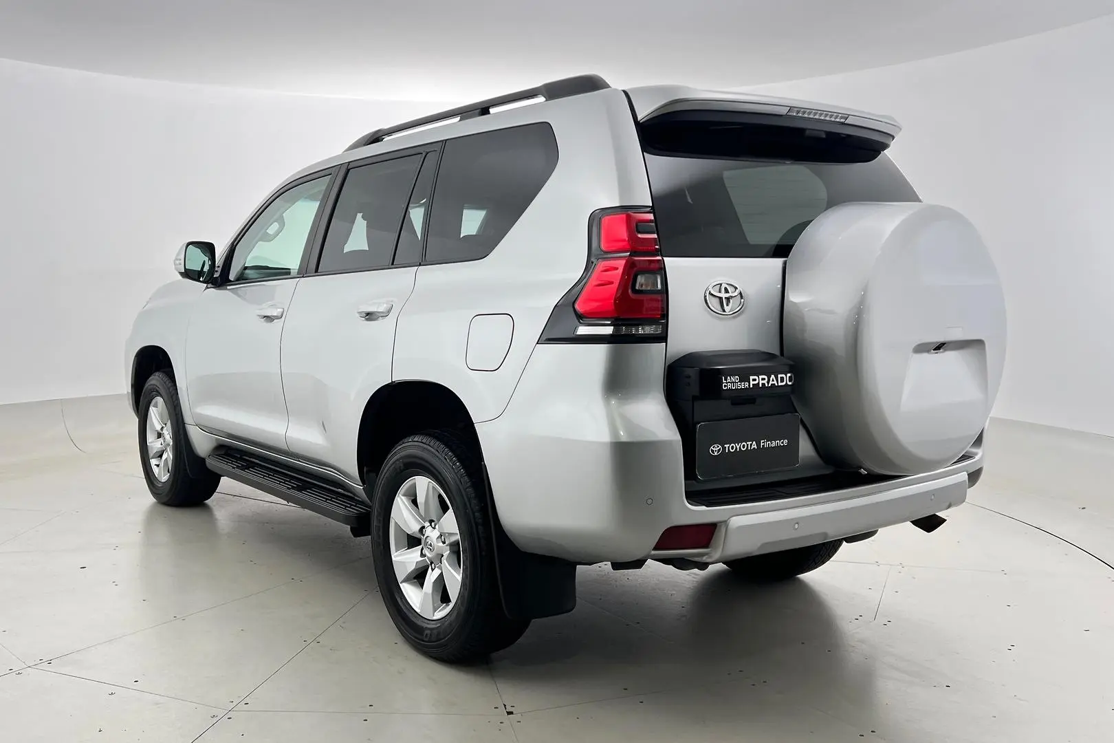 2023 Toyota Landcruiser Prado Gallery Image 7