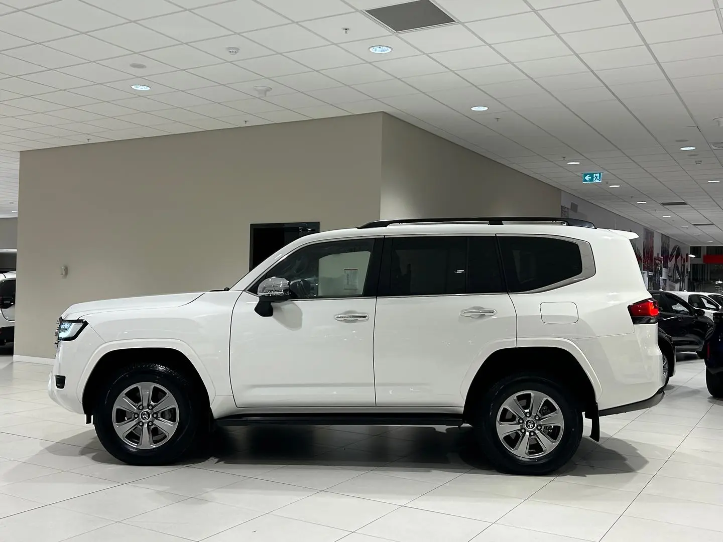 2022 Toyota Landcruiser Gallery Image 4