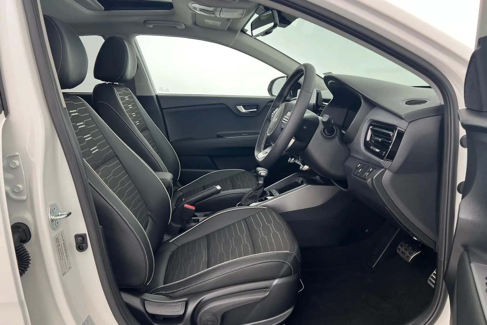 2024 Kia Stonic Gallery Image 11