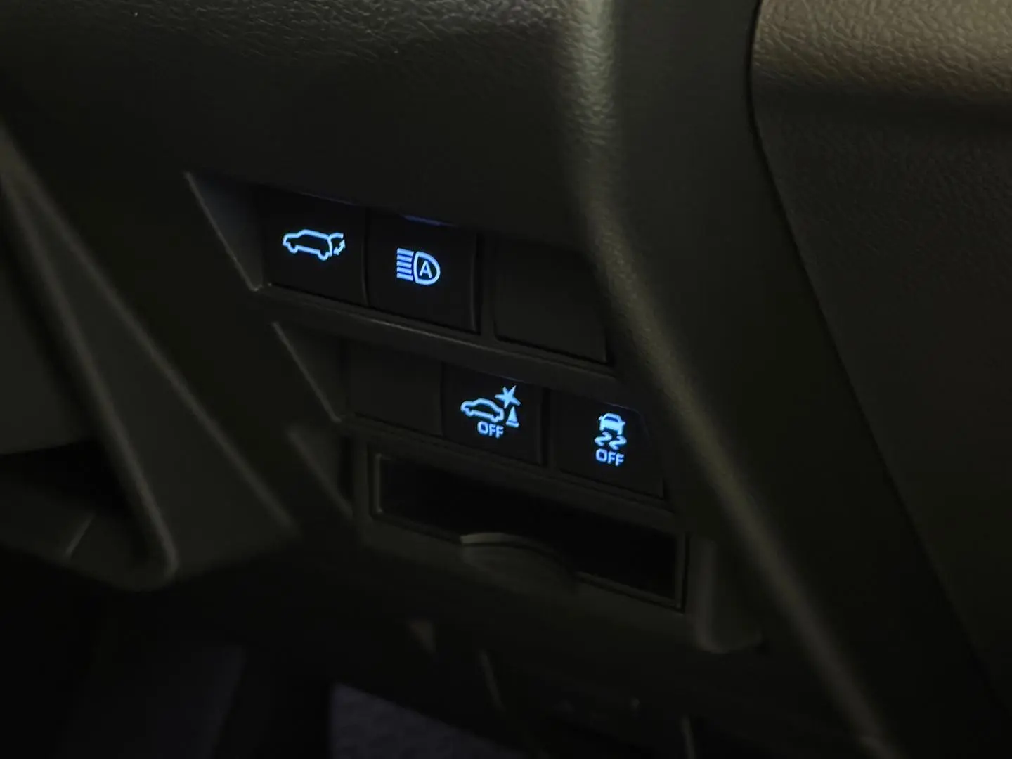 2024 Toyota Landcruiser Gallery Image 18