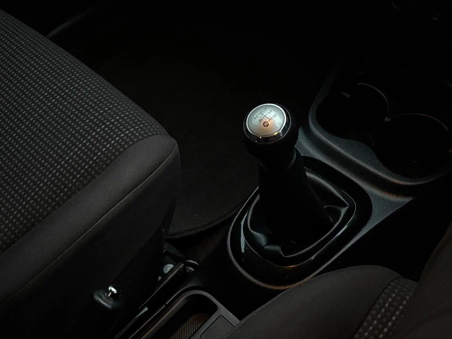 2018 Toyota Yaris Gallery Image 18