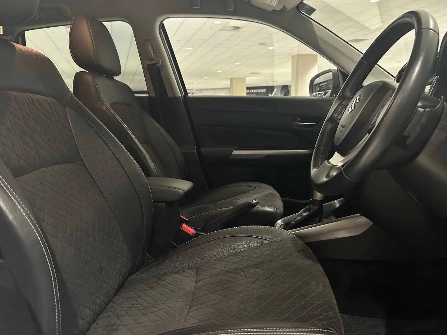 2022 Suzuki Vitara Gallery Image 12