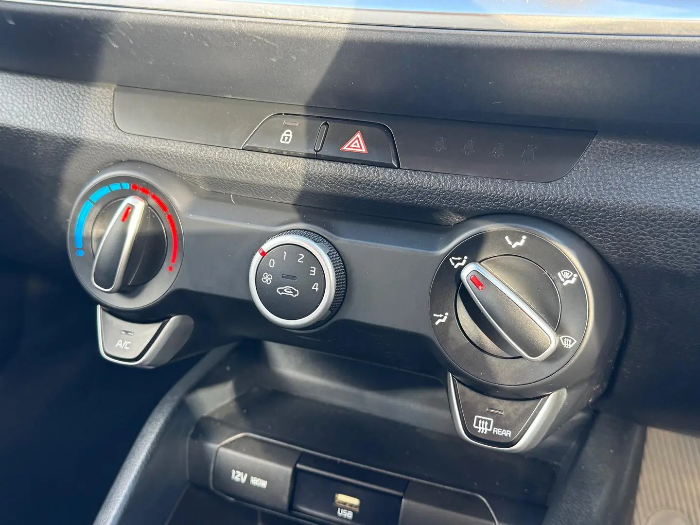 2021 Kia Stonic Gallery Image 15