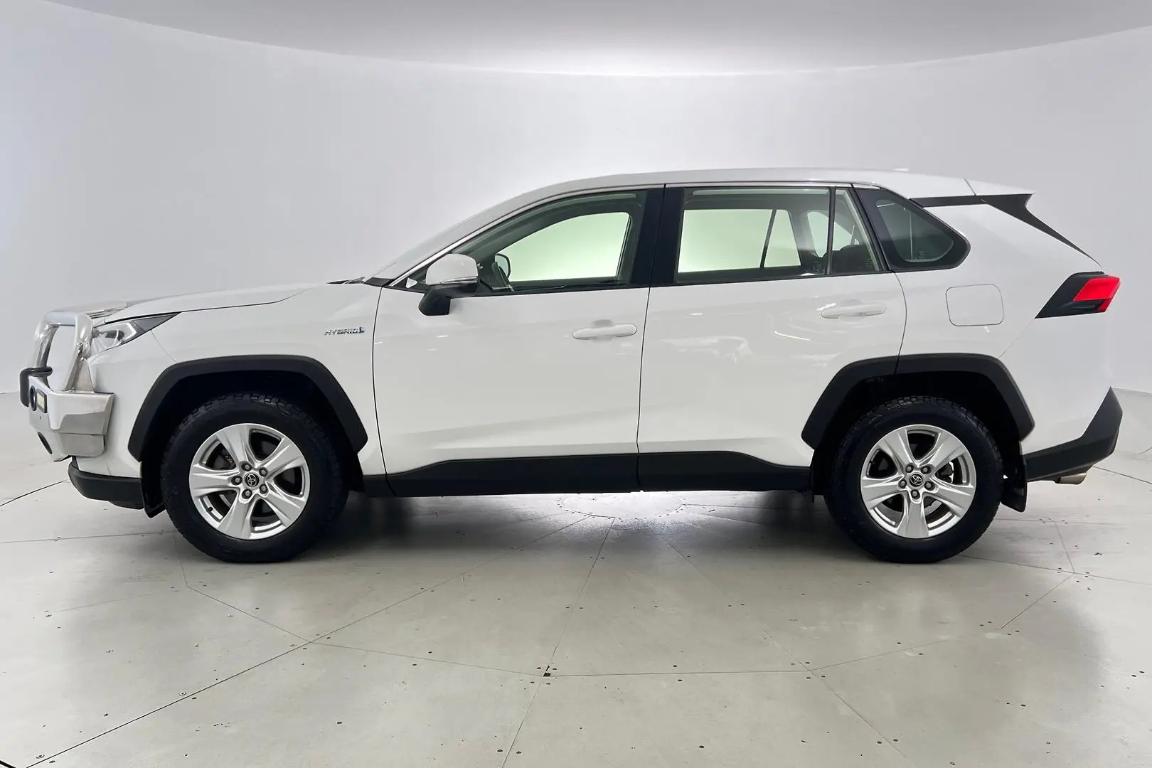 2019 Toyota RAV4 Gallery Image 8