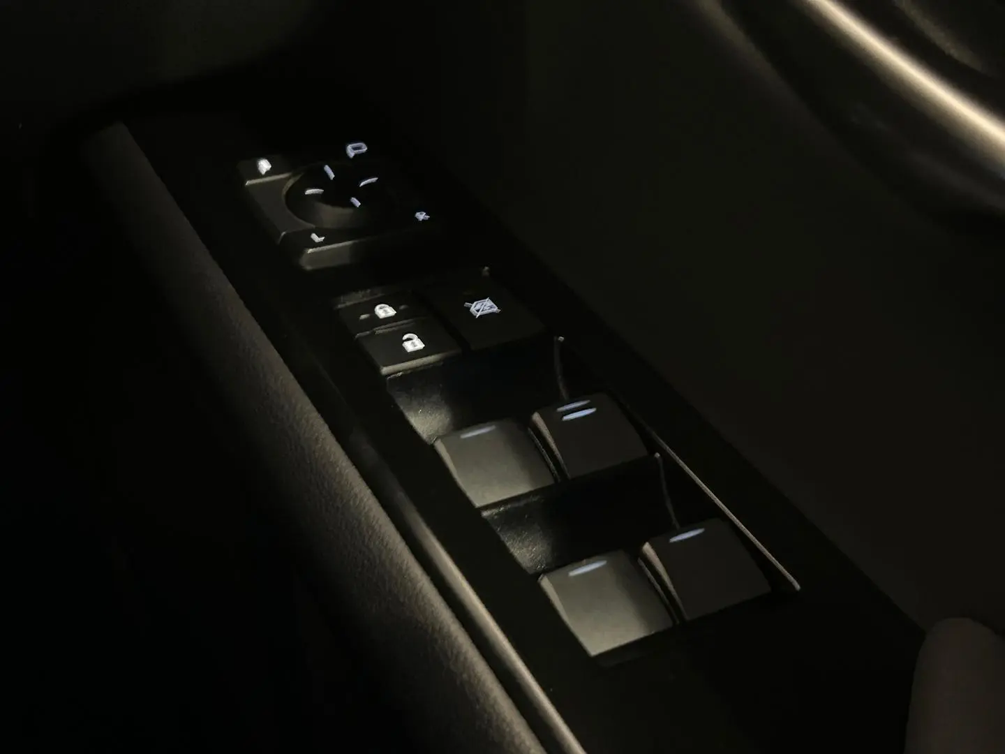 2023 Lexus UX Gallery Image 22