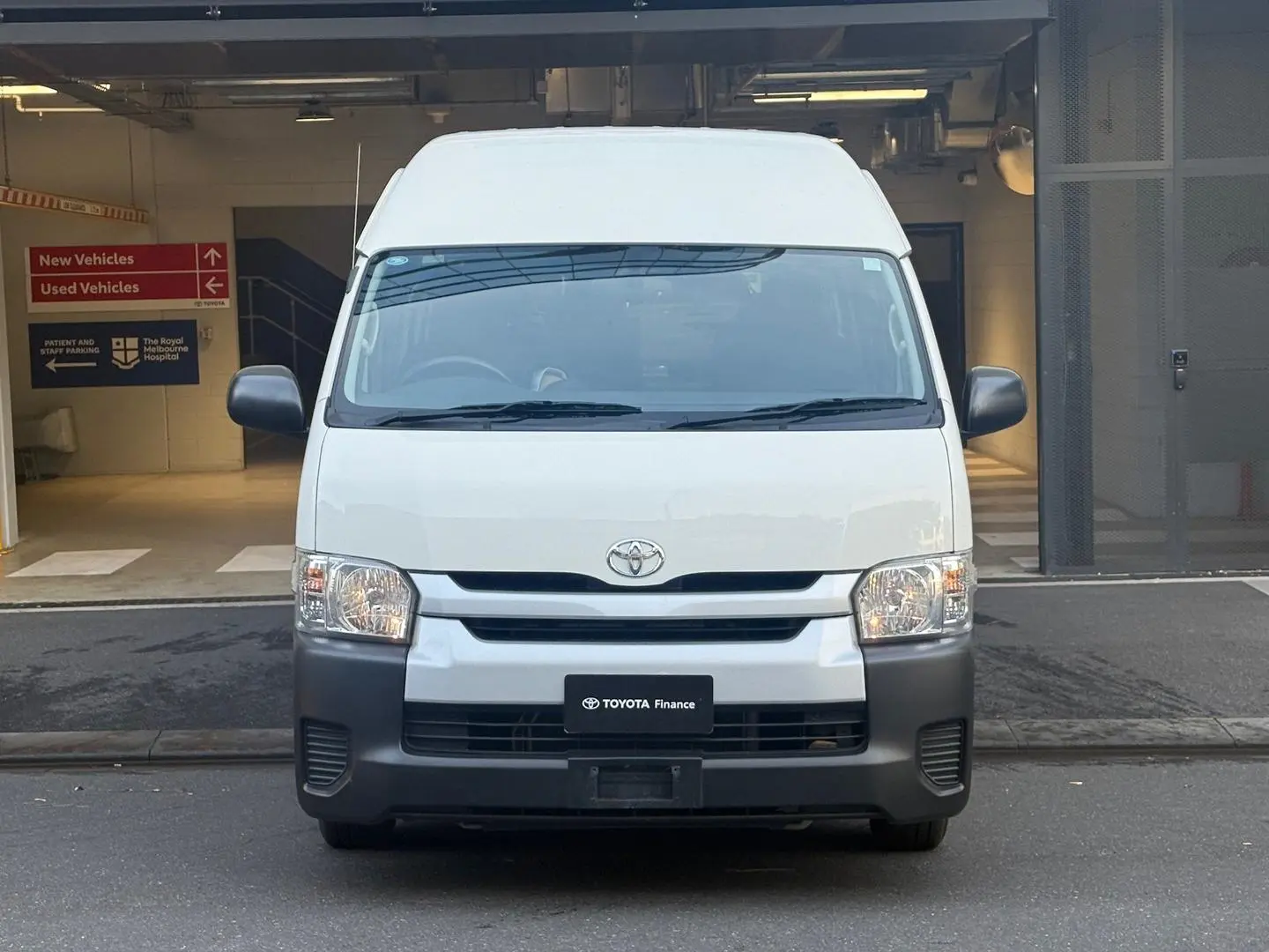 2019 Toyota Hiace Gallery Image 3