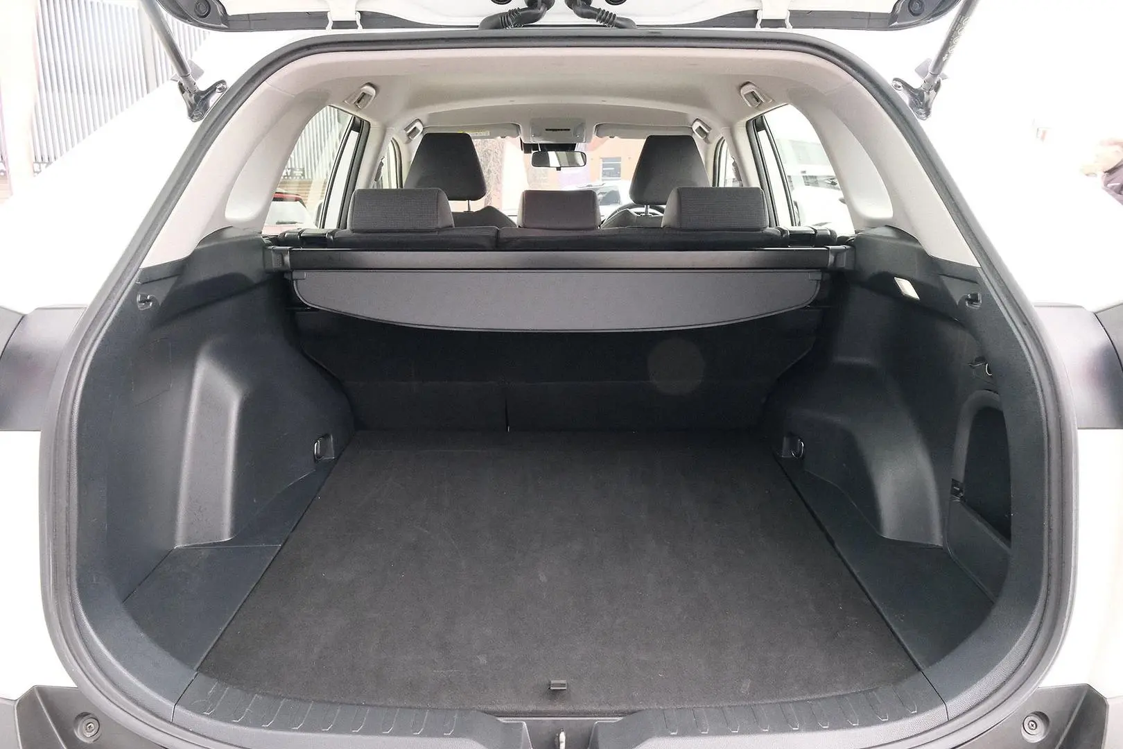 2022 Toyota RAV4 Gallery Image 10