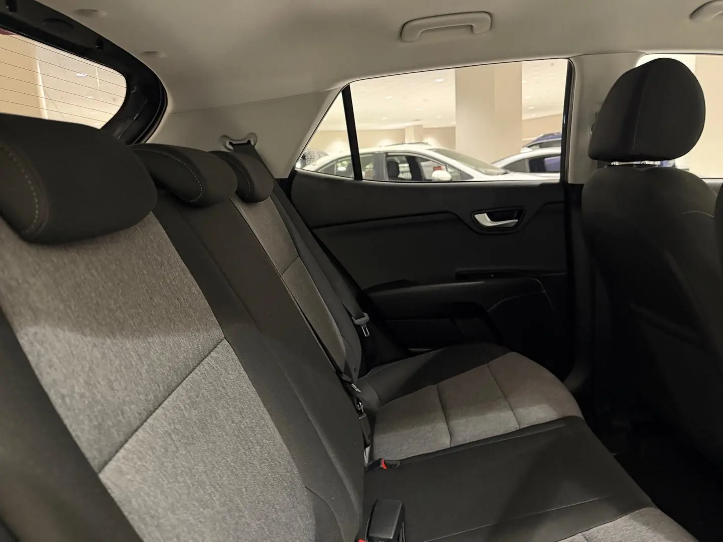 2021 Kia Stonic Gallery Image 13