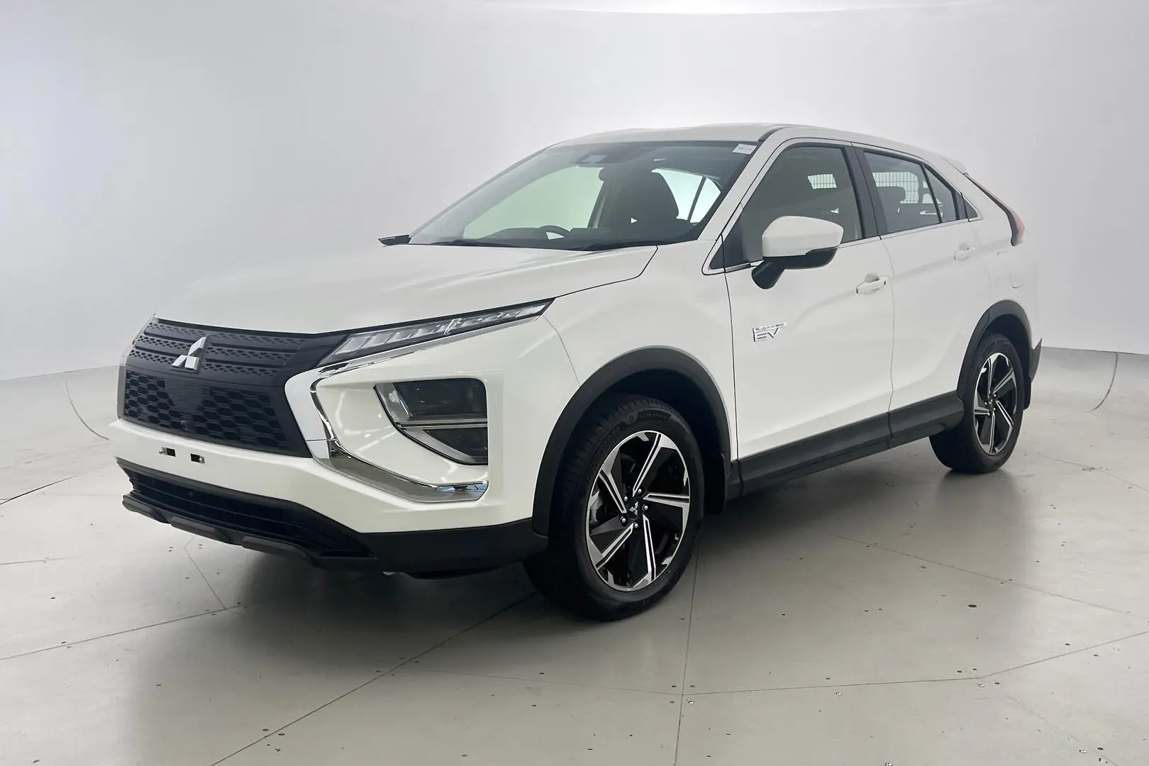 2023 Mitsubishi Eclipse Cross Gallery Image 2