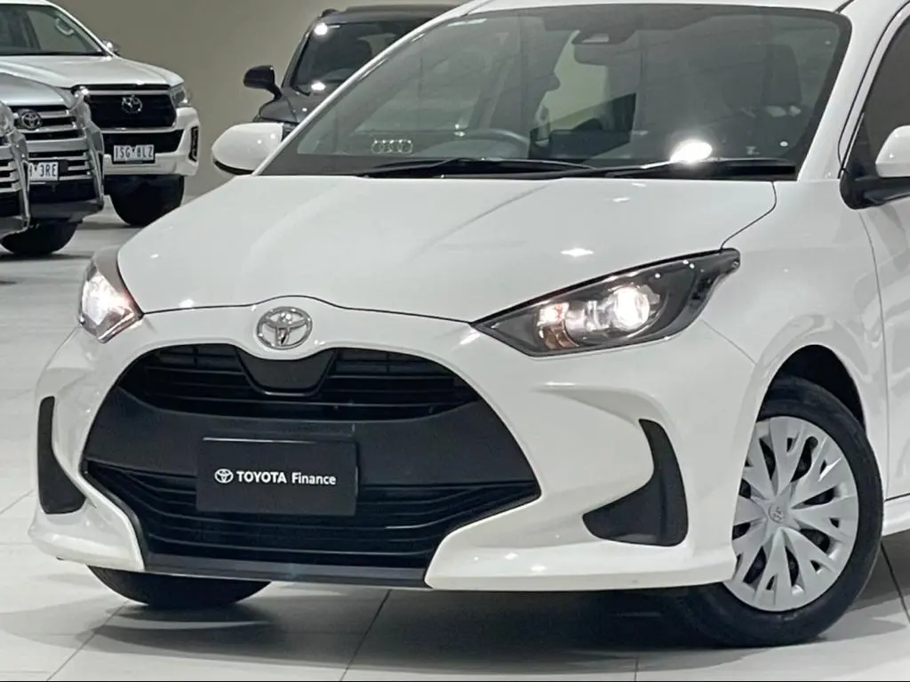 2020 Toyota Yaris Gallery Image 7