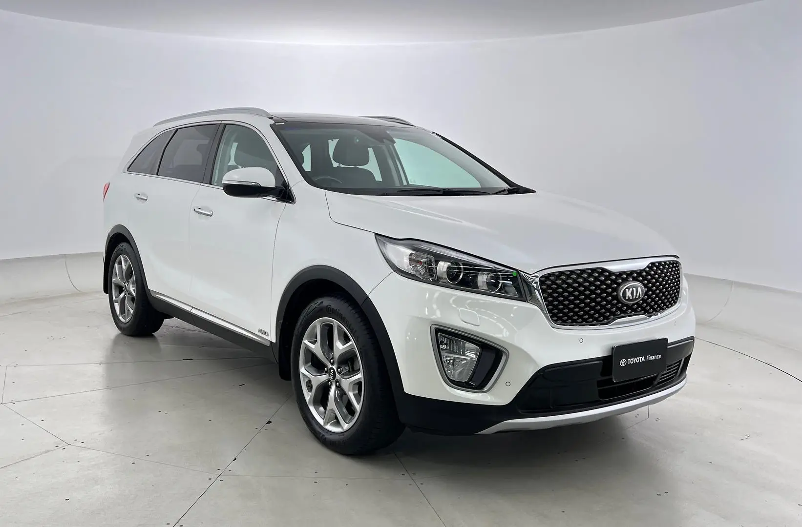 2016 Kia Sorento Image 1