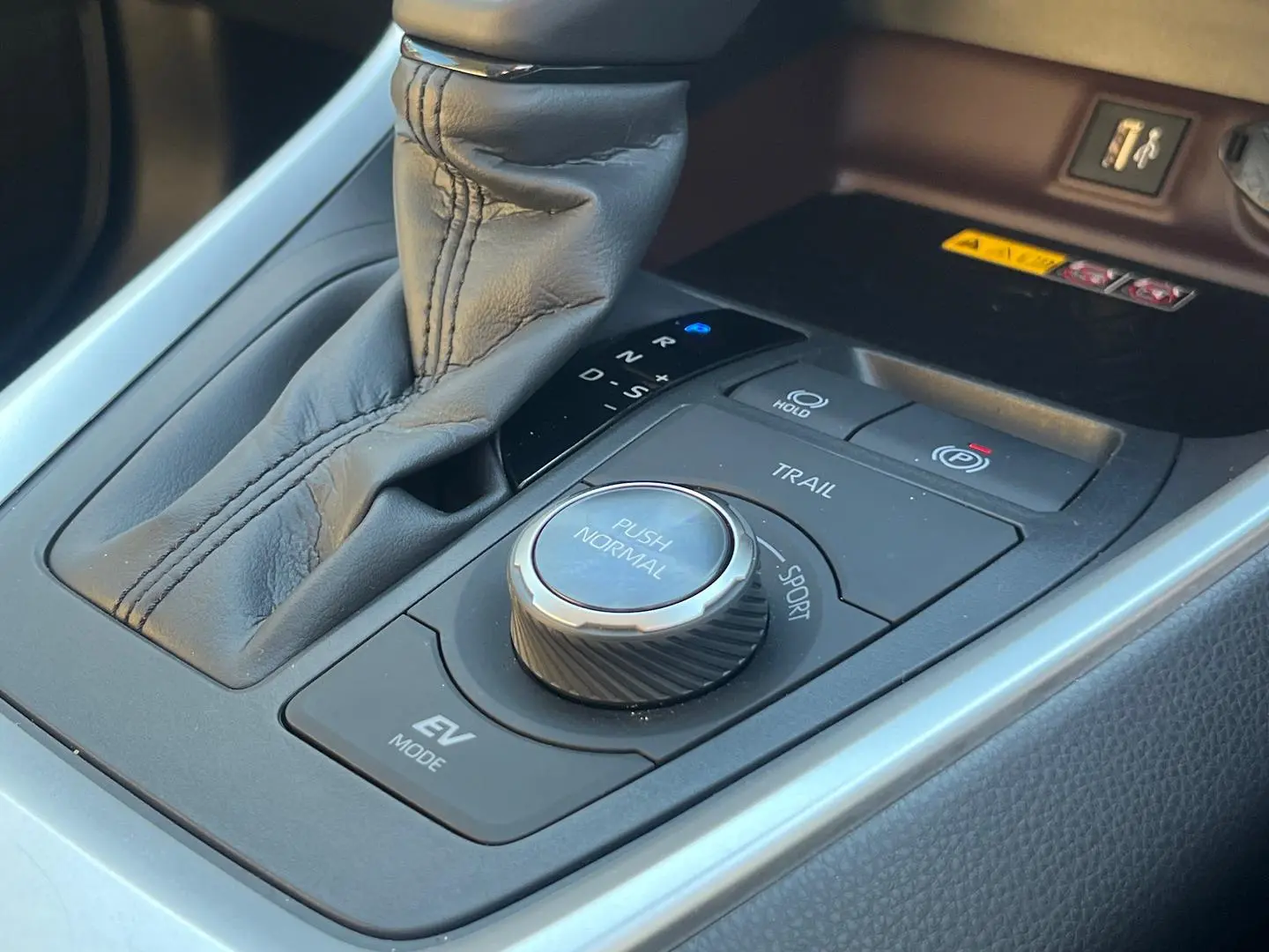 2024 Toyota RAV4 Gallery Image 26