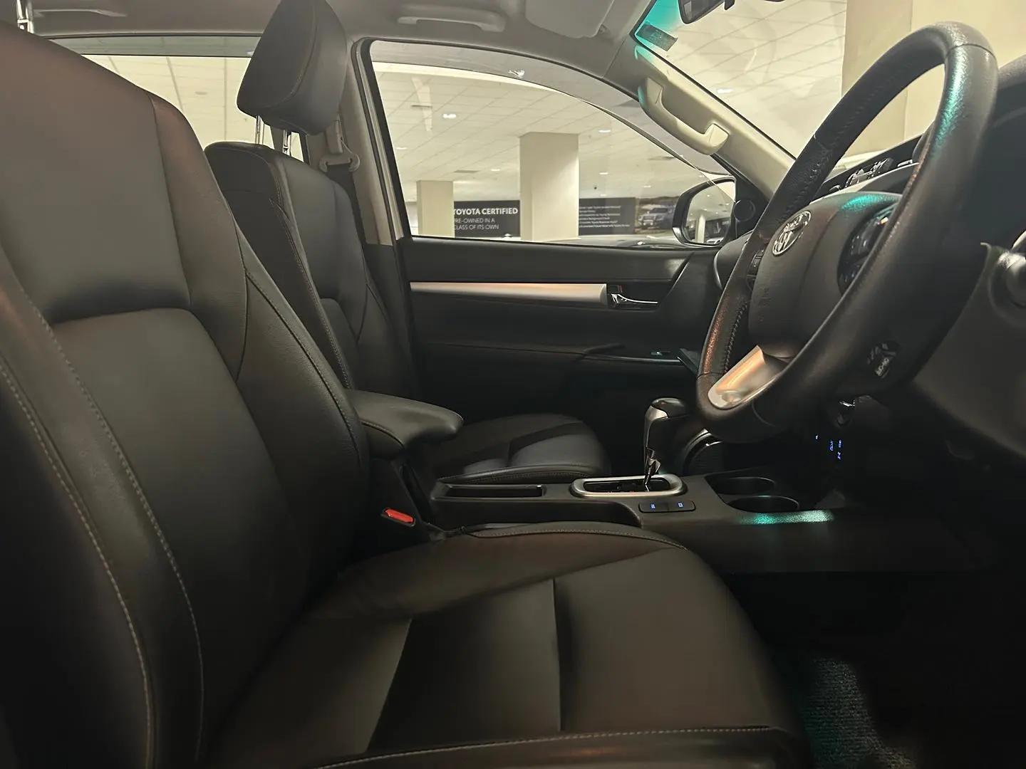 2021 Toyota Hilux Gallery Image 13