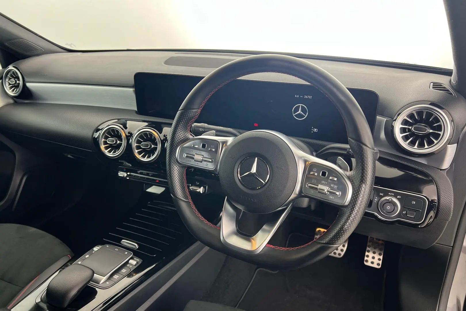 2022 Mercedes-Benz A-Class Gallery Image 3