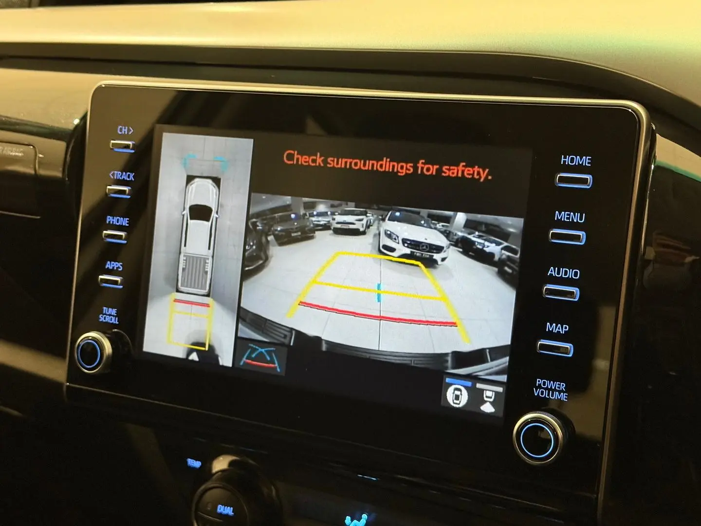 2023 Toyota Hilux Gallery Image 19
