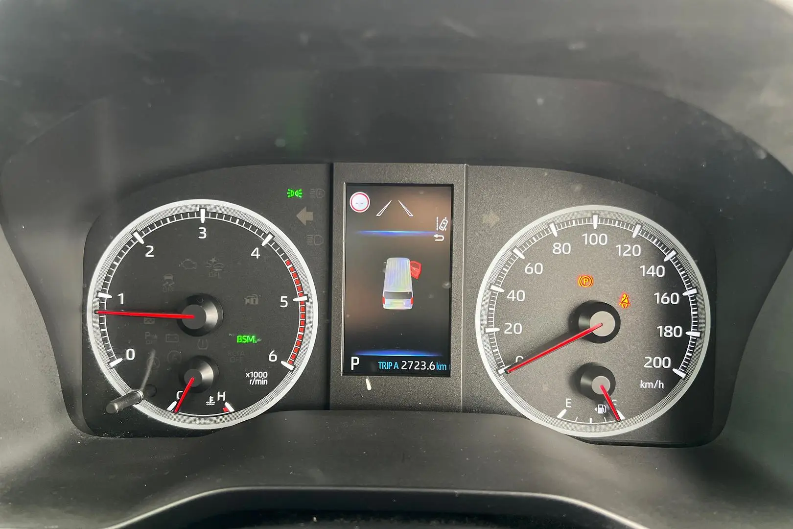 2019 Toyota Hiace Gallery Image 16