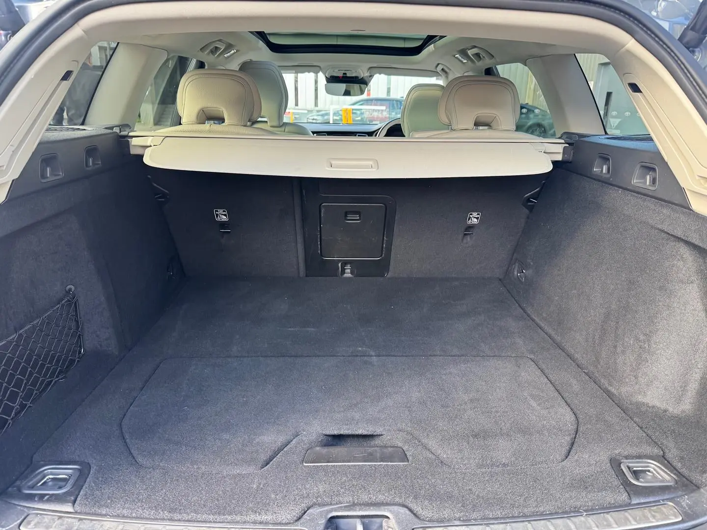 2021 Volvo V60 Cross Country Gallery Image 27