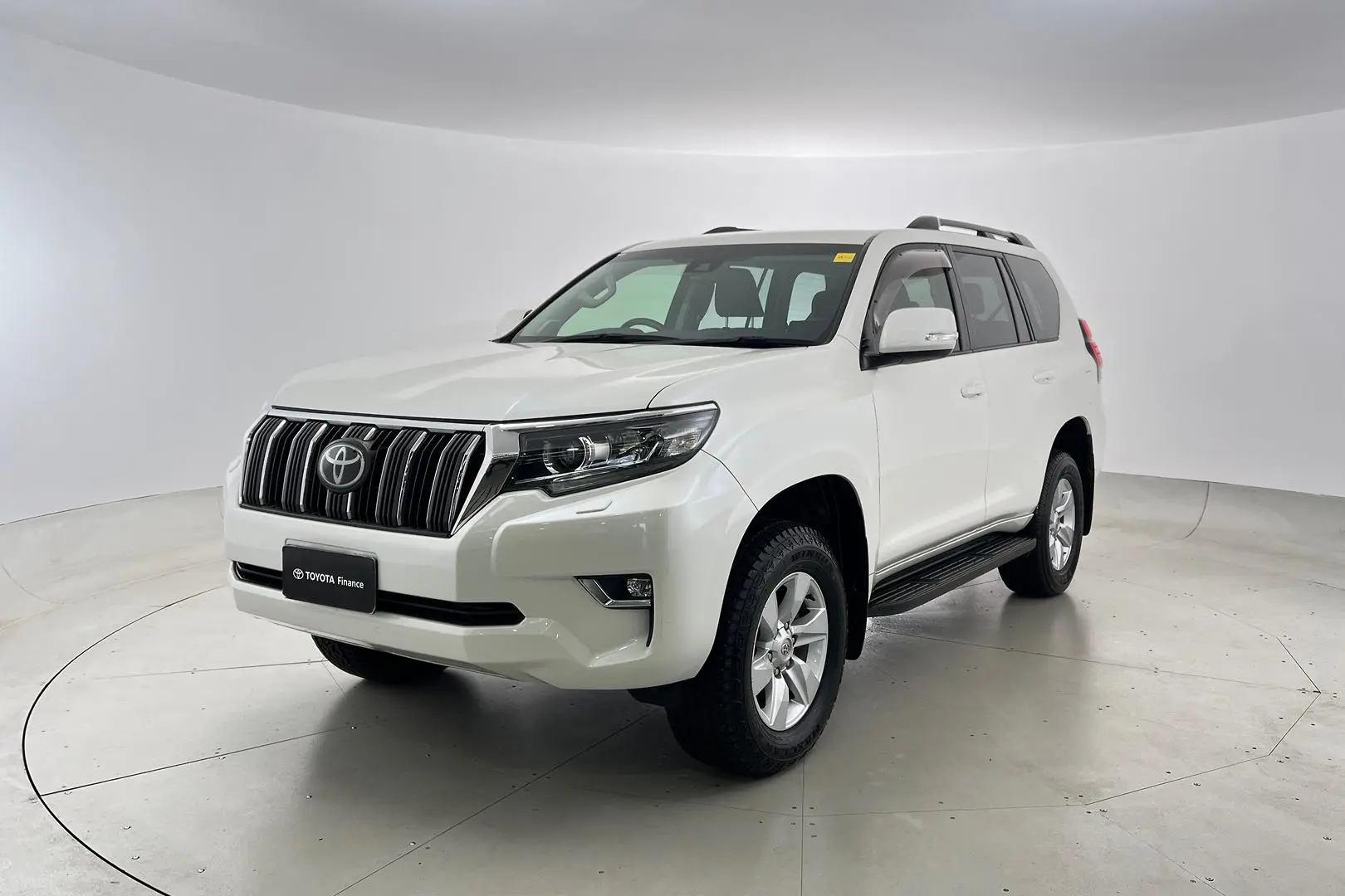 2019 Toyota Landcruiser Prado Gallery Image 9