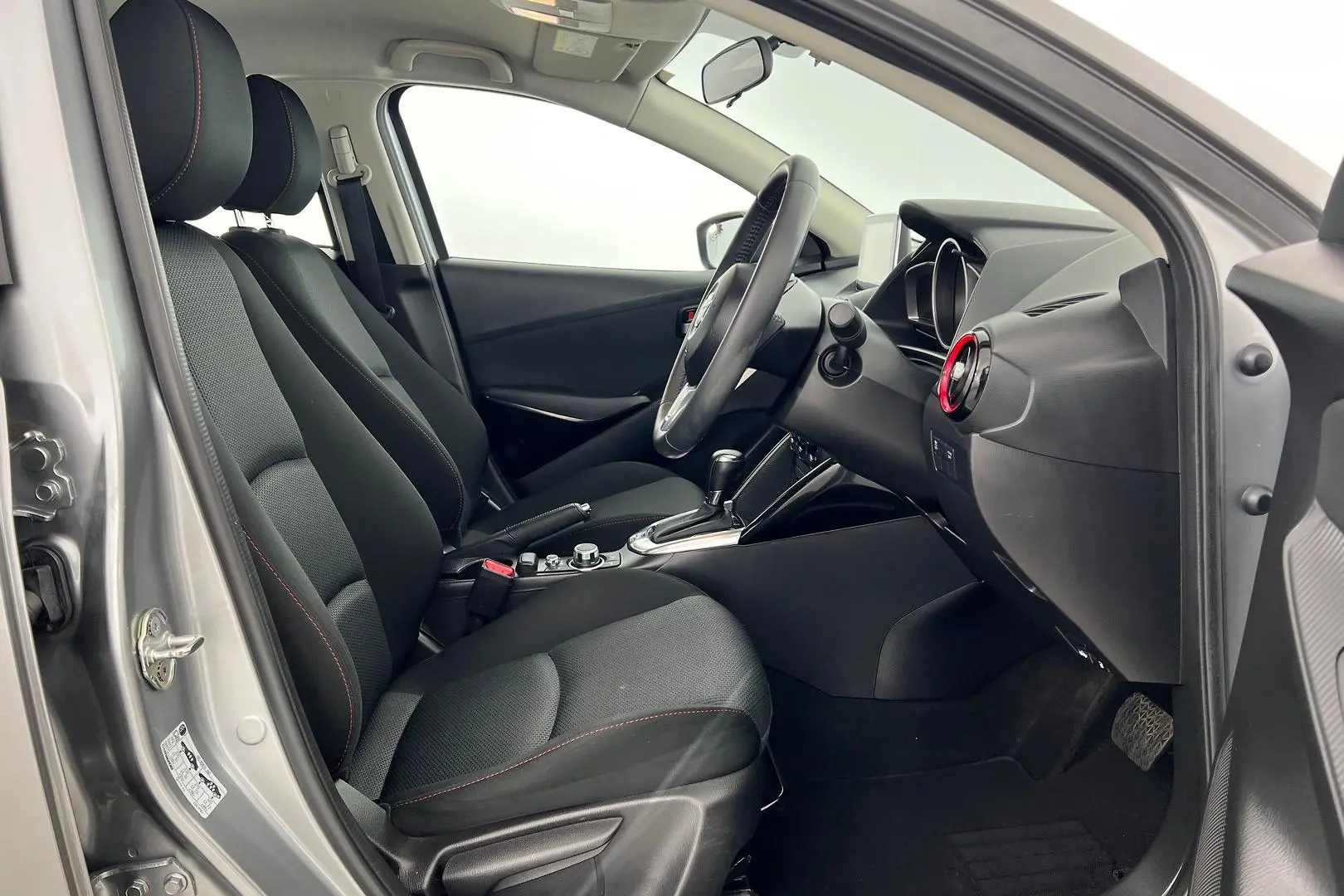 2016 Mazda 2 Gallery Image 11