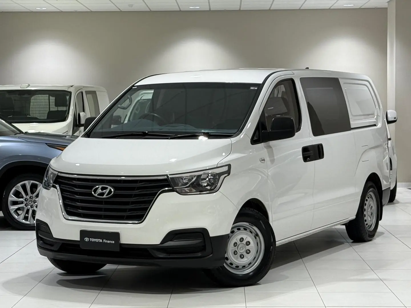 2021 Hyundai iLoad Gallery Image 5