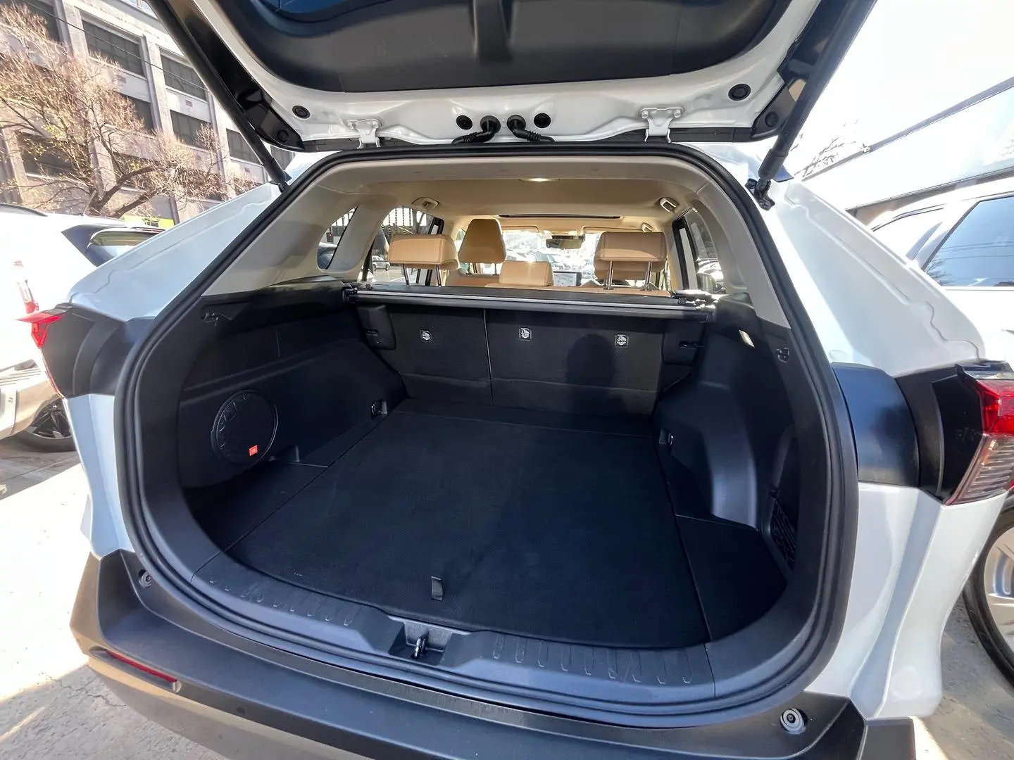 2024 Toyota RAV4 Gallery Image 31