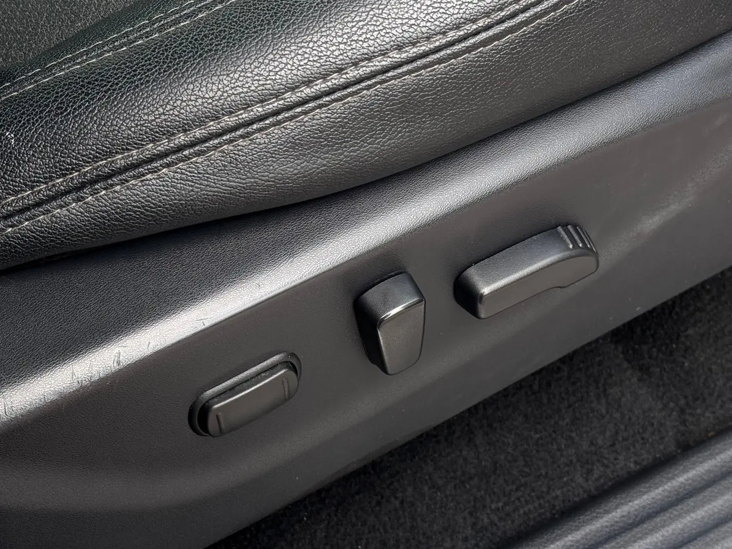 2020 Nissan Navara Gallery Image 14