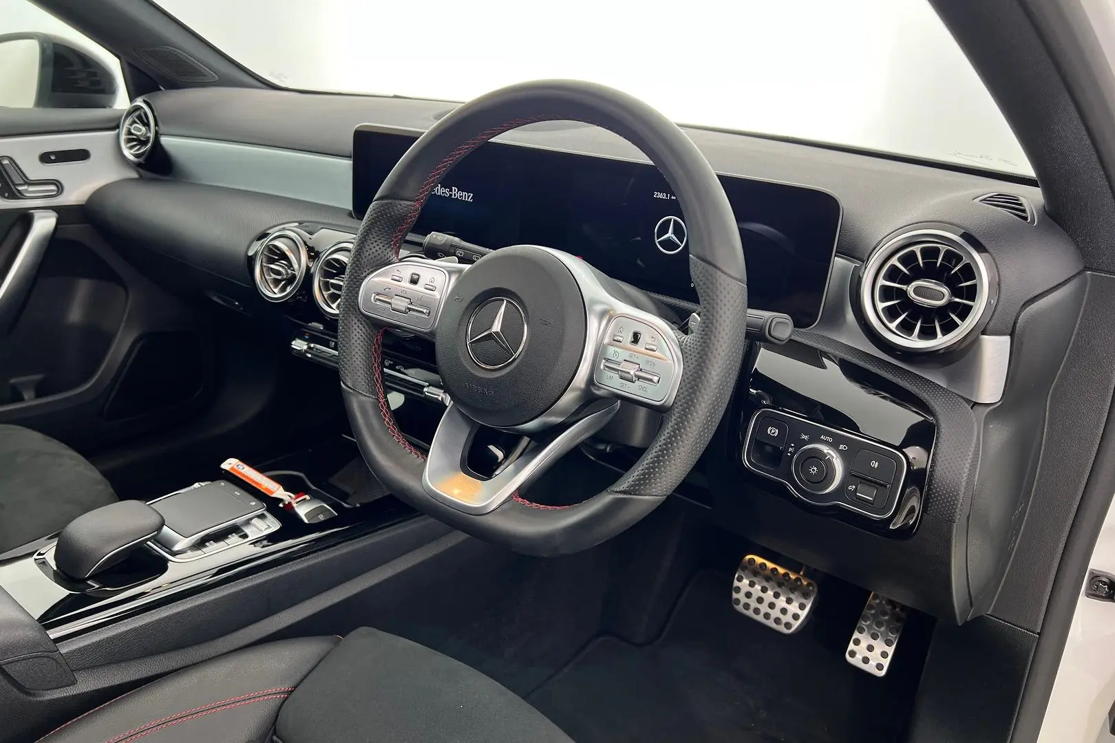 2019 Mercedes-Benz A-Class Gallery Image 3