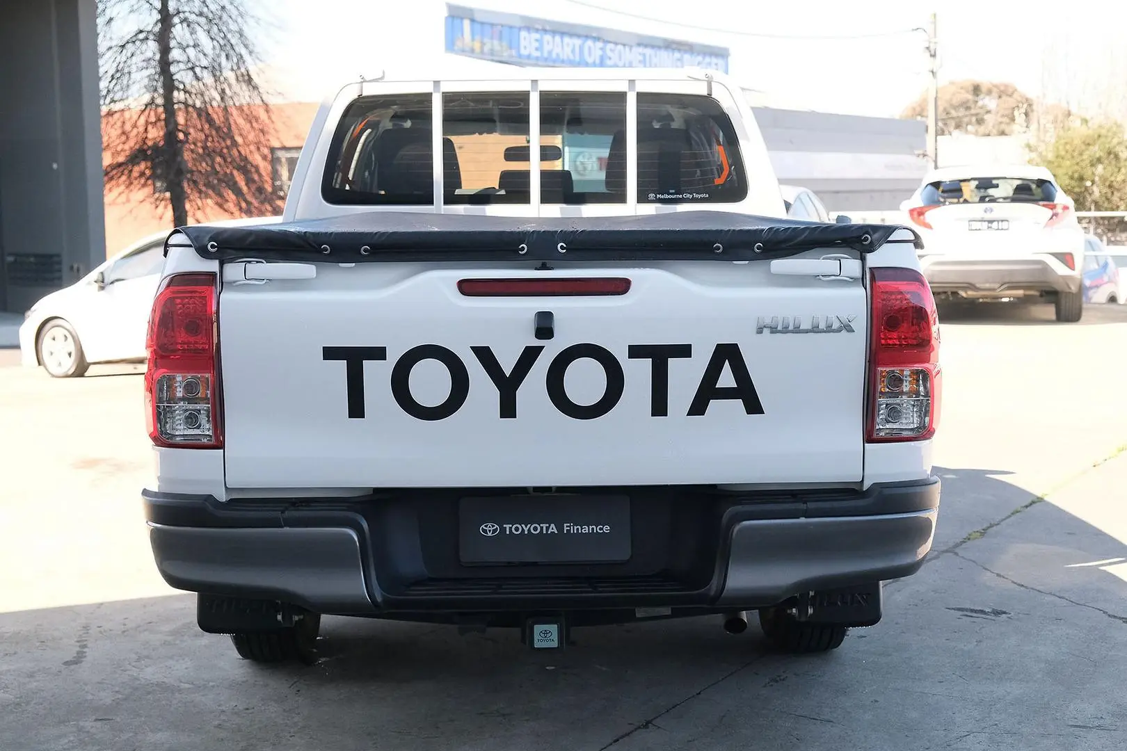 2017 Toyota Hilux Gallery Image 4